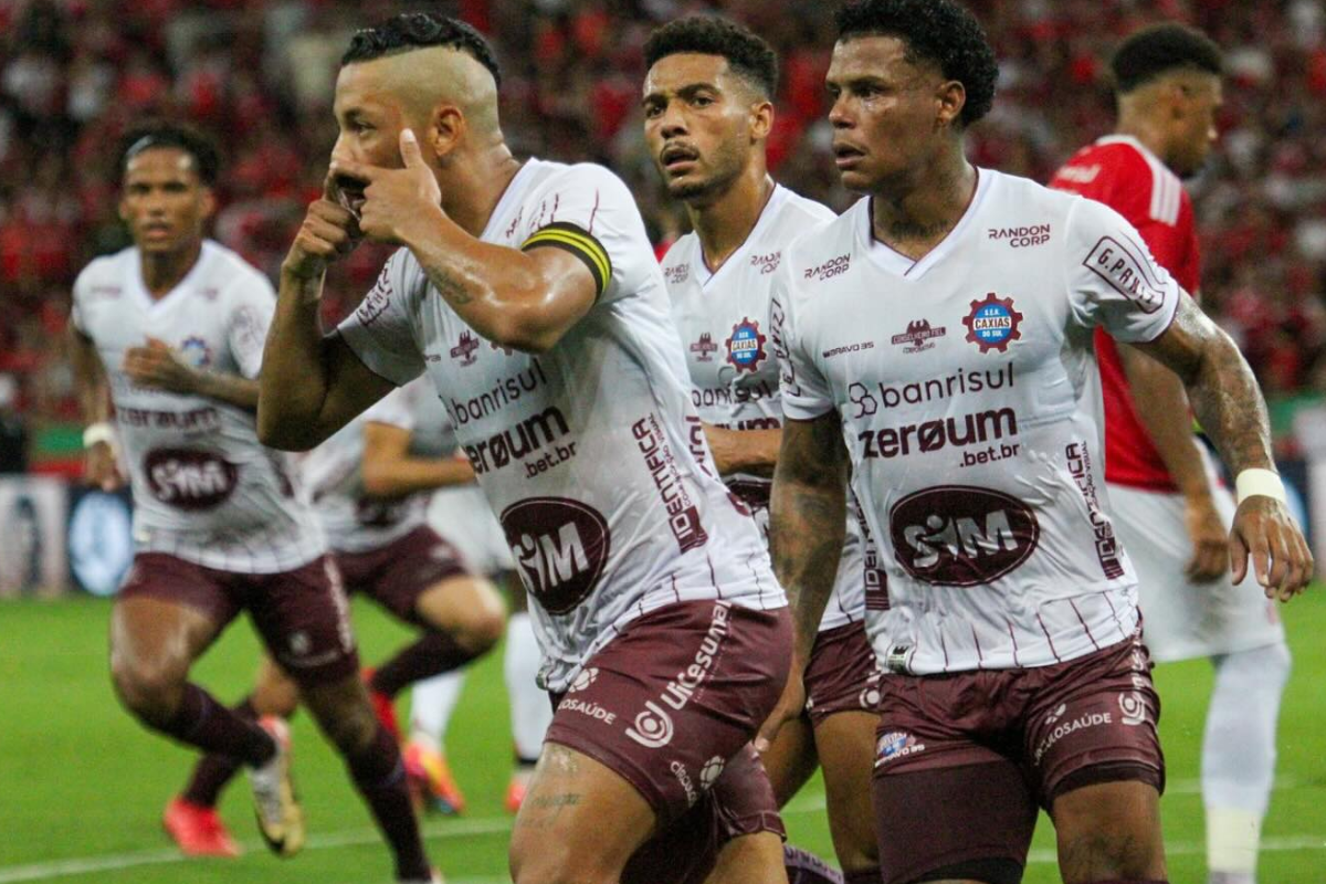 Veja palpites e onde assistir Caxias x Fluminense ao vivo hoje