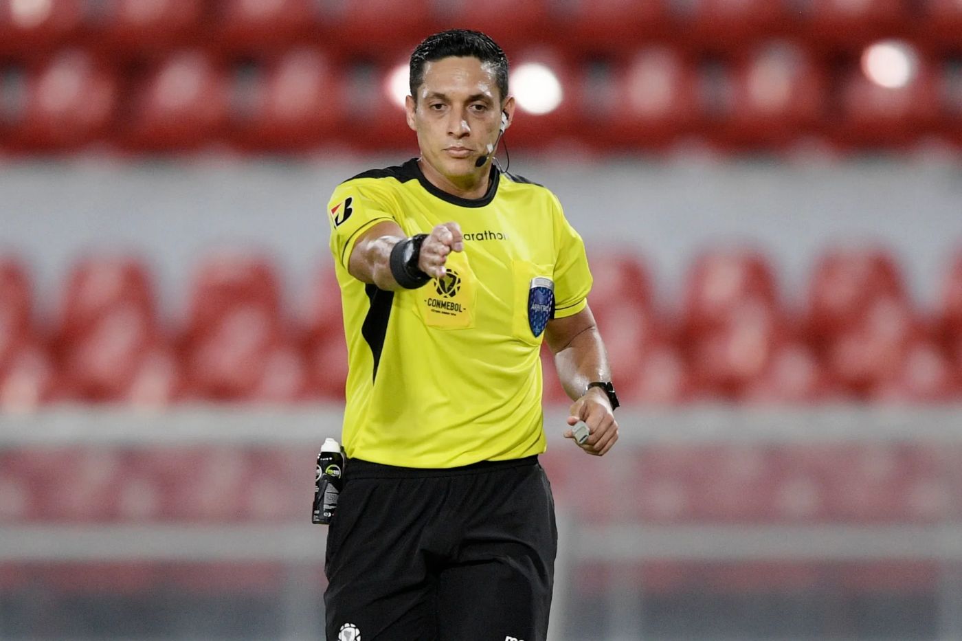 Árbitro Jesus Valenzuela