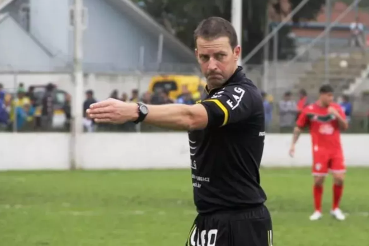 Árbitro Lucas Paulo Torezin (PR)