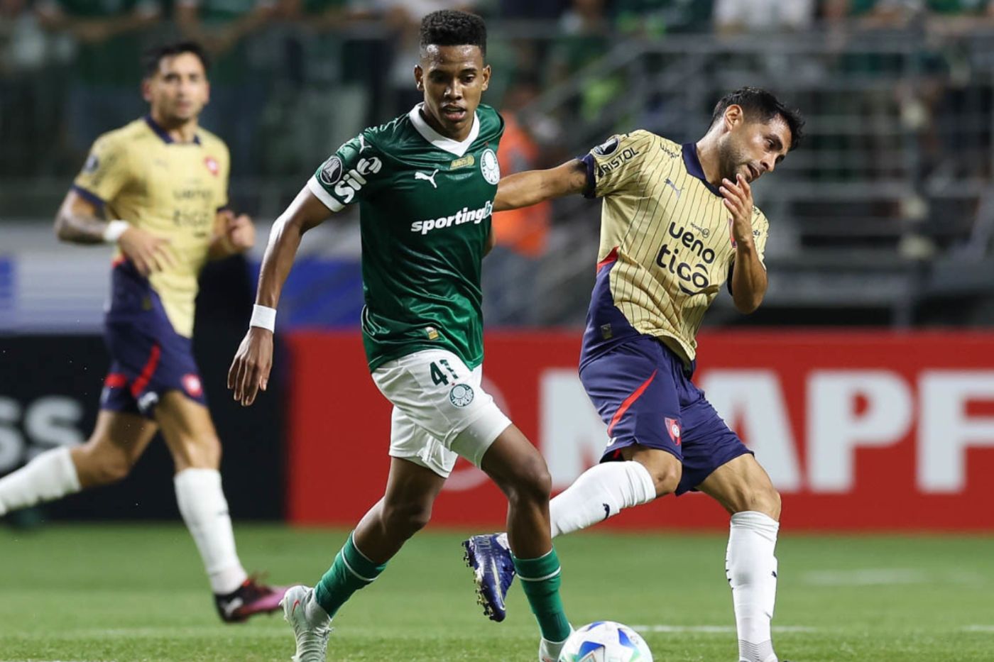 Em casa, a equipe de Abel venceu o jogo de ida por 1 a 0