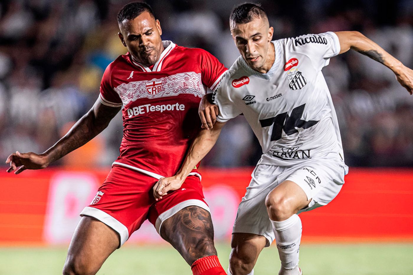 Santos e CRB medem forças no jogo de volta