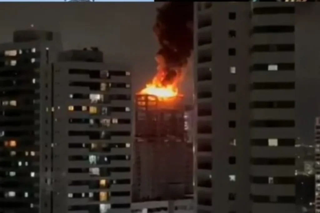 Incêndio atinge prédio em construção em Recife