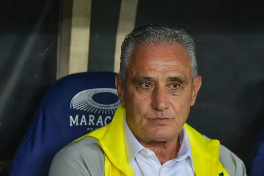 Tite é xingado após derrota para o Peñarol