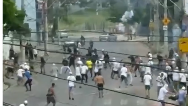 Vídeo: Briga Entre Torcidas Organizadas de Cruzeiro e Atlético-MG Deixa Feridos