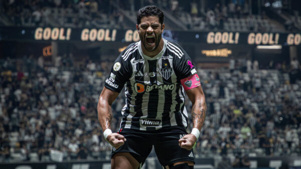 Hulk brilha pelo Atlético-MG, marca golaço e iguala Neymar como maior artilheiro brasileiro em atividade