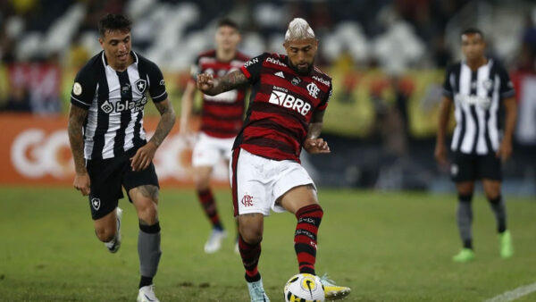 Flamengo e Botafogo se enfrentam em clássico pelo Carioca; veja onde assistir e escalações