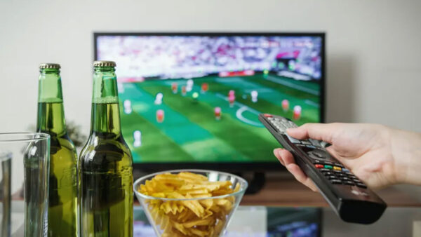 Confira as opções para assistir ao vivo os jogos de hoje no futebol internacional