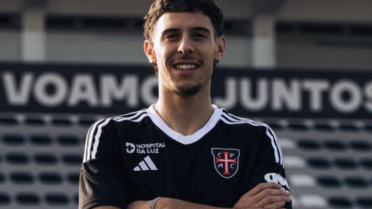 Vasco disputa a contratação de Nuno Moreira, meia-atacante do Casa Pia, com Braga e outros clubes europeus, em meio a uma negociação desafiadora. (reprodução/google)