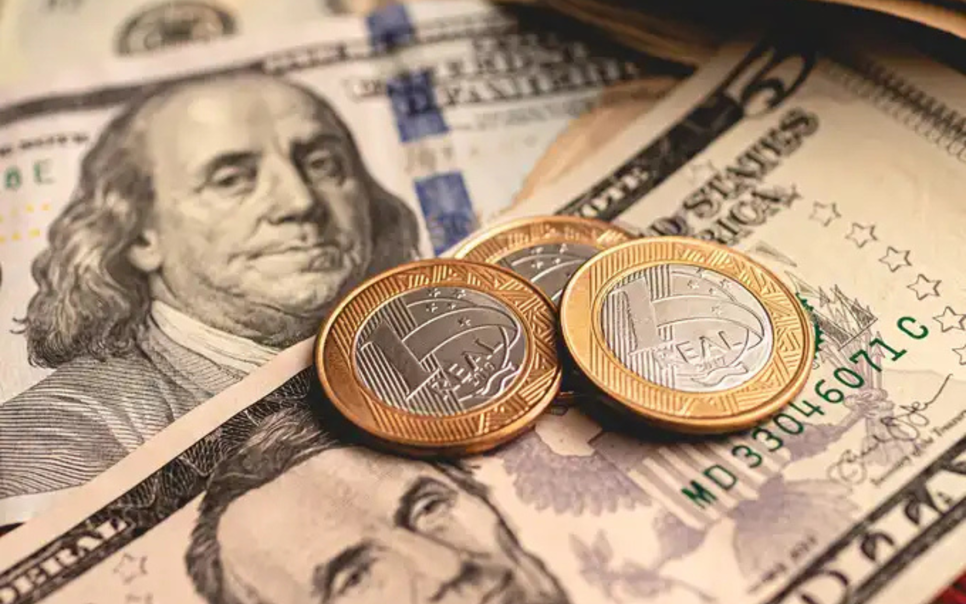 Dólar Dispara e Fecha Acima de R$ 5,90 - (Foto: GettyImages)