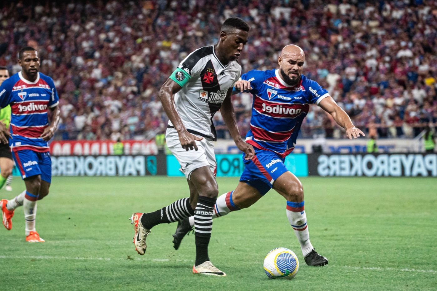 Futebol ao Vivo Hoje (17/05): Onde Assistir Vasco x Fortaleza, Horário e Escalações