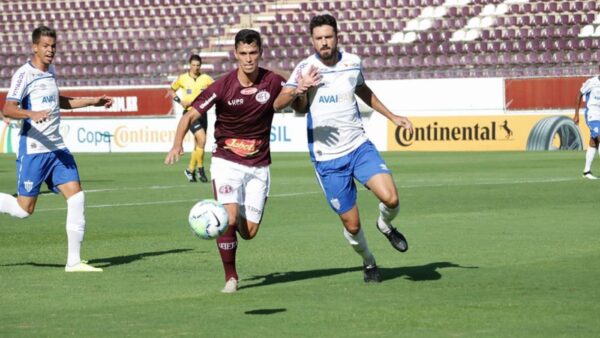 Futebol ao Vivo Hoje (15/05): Onde Assistir Ferroviária x Avaí, Horário e Escalações
