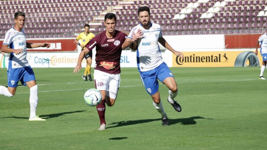 Futebol ao Vivo Hoje (15/05): Onde Assistir Ferroviária x Avaí, Horário e Escalações