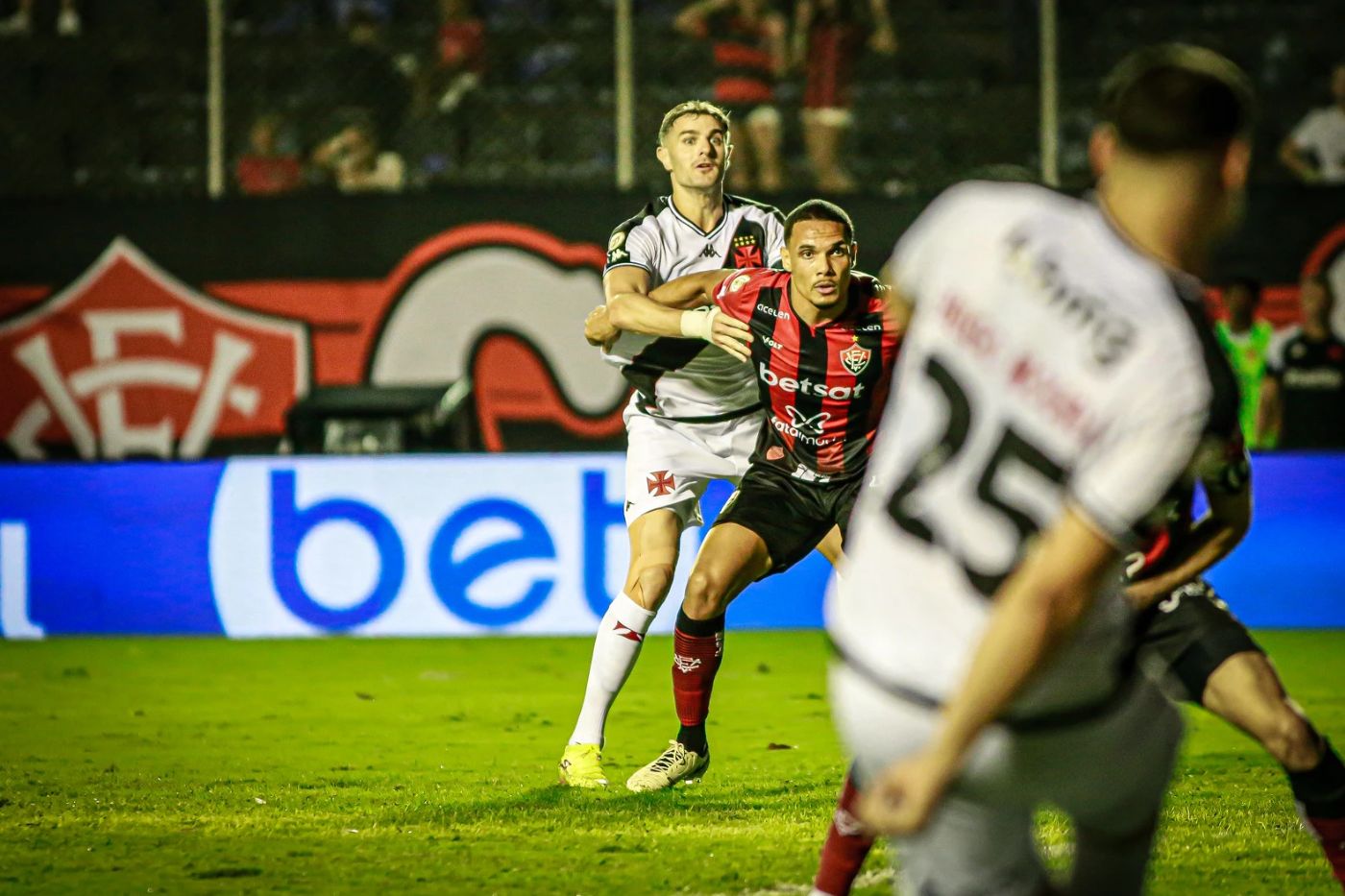 Jogo Ao Vivo: Vitória x Vasco – Onde assistir e Escalações (10/05)