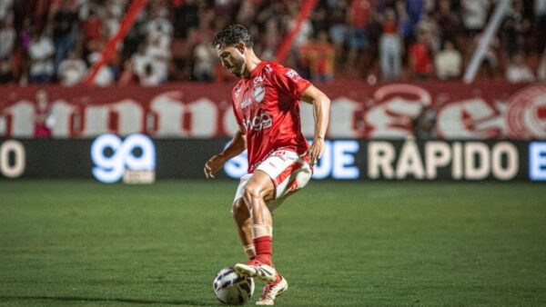 Futebol ao Vivo Hoje (17/05): Onde Assistir Vila Nova x Athletico-PR, Horário e Escalações