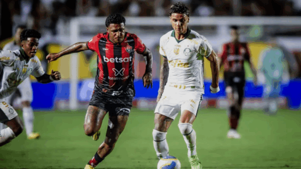 Palmeiras x Vitória hoje: Escalações, horário e como assistir ao vivo no Brasileirão!