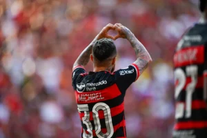 Flamengo de olho em Arias, mas prioriza 3 reforços cruciais para 2025: Entenda a estratégia do Mengão!