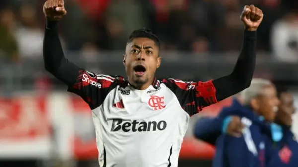 Ronaldinho Gaúcho emociona torcida do Flamengo em 130 anos: veja a mensagem especial e o legado do craque!