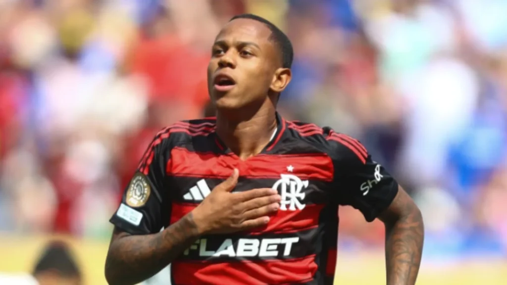 Wallace Yan assume titularidade no Flamengo e celebra virada de 2 a 1 sobre o Sport em jogo com torcida dividida