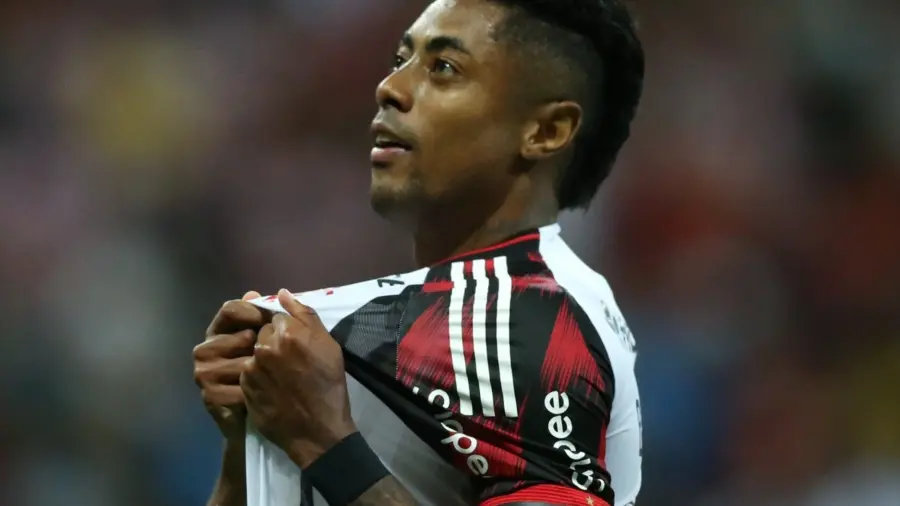 Douglas Telles Brilha: Flamengo Goleia Sport por 5 a 1 e Reacende Confiança da Torcida