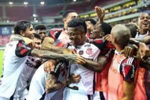 Douglas Telles: Da Base do Fla aos 17 gols no Sub-17, atacante celebra 1º gol profissional e mira sequência no time principal