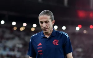 Filipe Luís revela incertezas: 7 convocados do Flamengo podem desfalcar o Fla-Flu; voo fretado em estudo para acelerar retorno