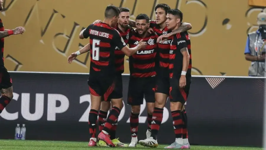 Flamengo dispara: 72% de chance de título do Brasileirão após rodada decisiva, Palmeiras despenca!