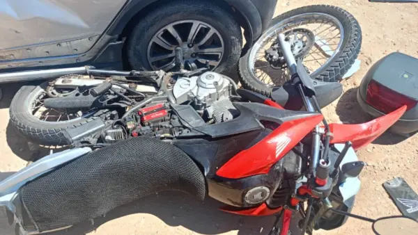 Acidente em Rodovia de Aracaju: Carro e Moto Colidem, Deixando 2 Feridos; Samu e BPRv Atuam