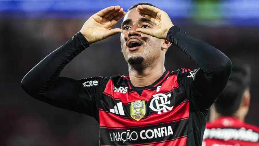 Flamengo 130 anos: Ronaldinho homenageia, time goleia Sport por 5 a 1 e assume liderança do Brasileirão