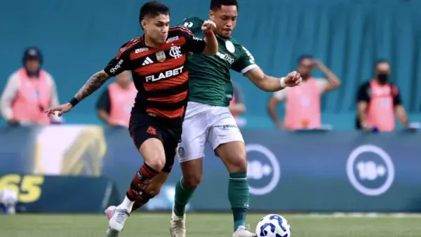 Ronaldinho Gaúcho celebra 130 anos do Flamengo com mensagem emocionante enquanto Nação vibra com goleada histórica de 5 a 1 no Brasileirão