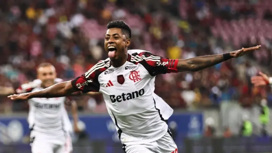 Flamengo blinda joia Douglas Telles com multa milionária de 90 milhões de euros e protege futuro da promessa