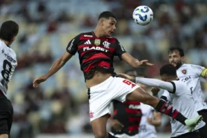 Fla-Flu: Liderança do Brasileirão em Jogo! João Victor em Destaque na Zaga Rubro-Negra Pelo Título Brasileiro 2025