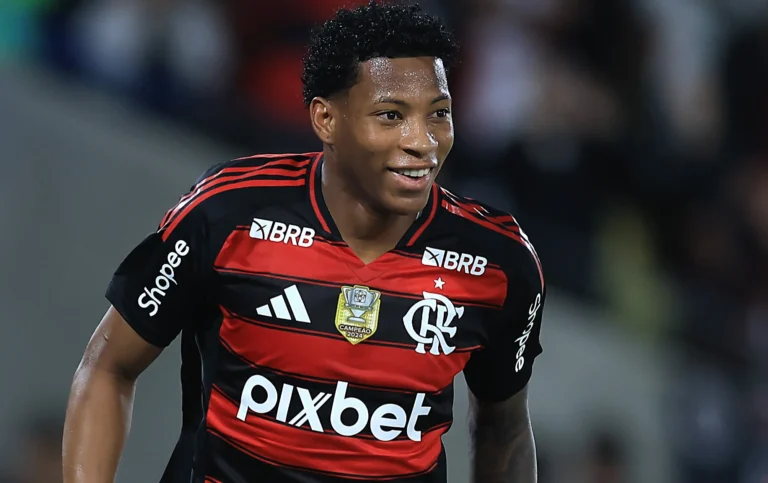 Mengão em Ação: Vitão e Taty Castellanos no Radar do Flamengo, Acordo Engatilhado para 2026!