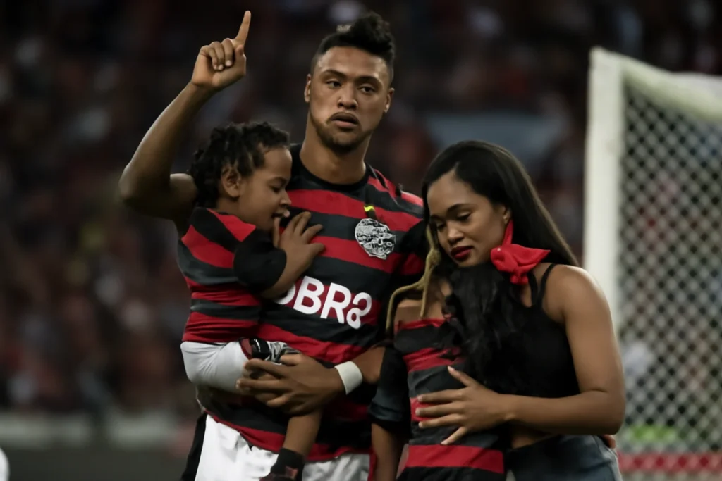 Bruno Henrique, do Flamengo, desabafa após goleada: “A resposta que tenho que dar é dentro de campo”, 1 gol e apoio familiar salvam o atacante de críticas pesadas