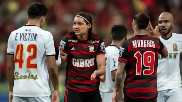 Filipe Luís explica substituição inusitada no Flamengo 5 a 1 sobre Sport, por que tirou João Victor por Michael, expulsões aos 37′ e 42′ e impacto no Fla-Flu