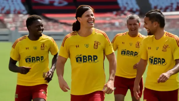 Flamengo treino leve, após goleada por 5 a 1, foca no clássico com o Fluminense dia 19/11 no Maracanã, Filipe Luís define time e clima é positivo