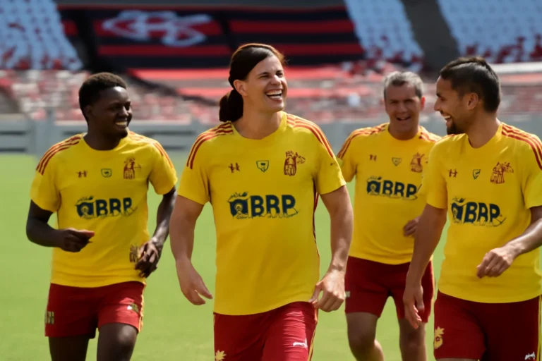 Flamengo treino leve, após goleada por 5 a 1, foca no clássico com o Fluminense dia 19/11 no Maracanã, Filipe Luís define time e clima é positivo