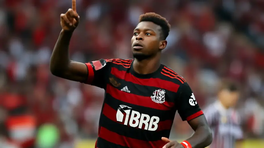 Bruno Henrique brilha no Flamengo: 13 gols em 53 jogos em 2025, média de 0,25, liderança ofensiva e protagonismo antes do clássico com Fluminense