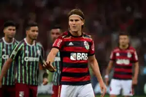 Filipe Luís define time titular do Flamengo para clássico com Fluminense, com dúvidas por Arrascaeta, Varela e Viña, jogo 19/11 às 21h30