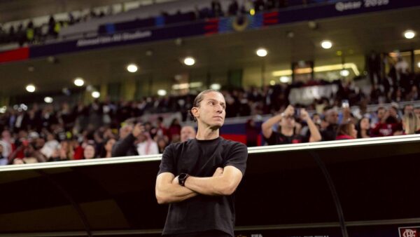 Filipe Luís Renova Contrato com o Flamengo Até 2027: Salário, Detalhes e Impacto para 2026