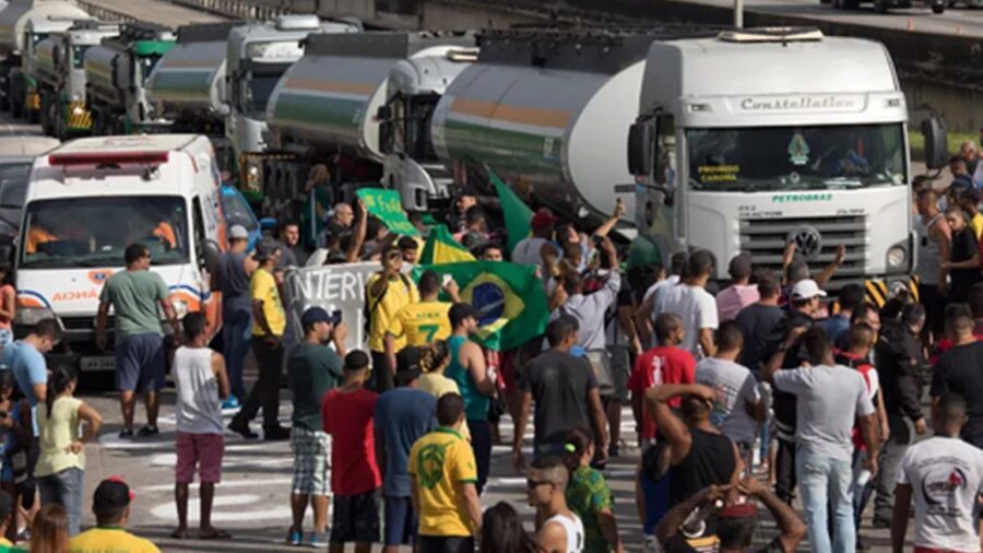 Caminhoneiros ameaçam paralisações e acendem alerta para a economia