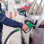 Guerra no Irã Dispara Combustíveis: 62% dos Brasileiros Culpa Conflito no Oriente Médio, Diz PoderData