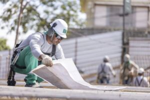 Guia Definitivo: Como Escolher a Construtora Ideal e Evitar Erros na Compra do Seu Imóvel Novo