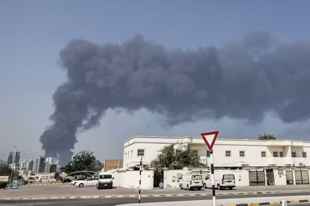 Irã afirma que Embaixada dos EUA em Bagdá foi atacada 3 vezes; EUA emitem alerta para cidadãos deixarem o Iraque