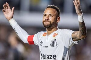 Neymar em baixa no clássico: Atuação discreta do craque marca empate entre Santos e Corinthians em jogo eletrizante