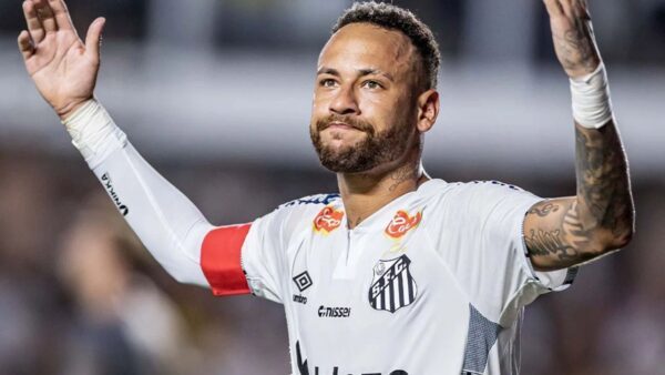 Neymar em baixa no clássico: Atuação discreta do craque marca empate entre Santos e Corinthians em jogo eletrizante