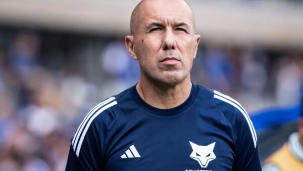 Novo técnico Leonardo Jardim, Flamengo busca centroavante móvel para 2026, Richarlison aparece como alvo principal, diretoria monitora Gabriel Jesus, Taty Castellanos, Igor Jesus e Kaio Jorge