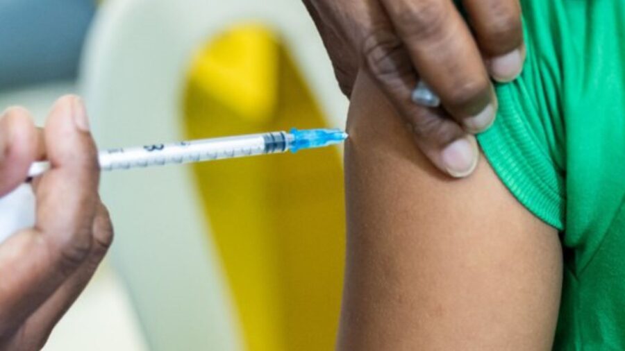 Vacina HPV em SP: Meninos atingem 74%, mas meta de 90% ainda é desafio; veja quem mais deve se proteger