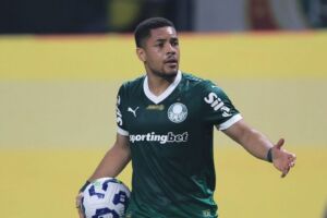 Vitor Roque no Banco do Palmeiras na Final do Paulistão: Entenda a Estratégia e o Tratamento Intensivo do Craque