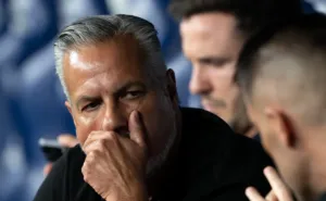 Pressão aumenta sobre José Boto no Flamengo após demissão de Filipe Luís, clima tenso com elenco e risco de saída do diretor de futebol