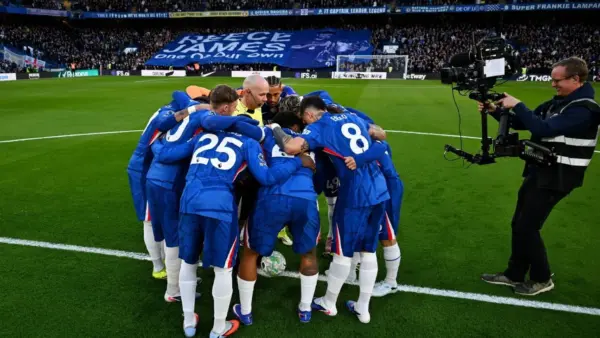 Técnico do Chelsea se irrita com árbitro em roda de preleção e promete acionar órgão de arbitragem